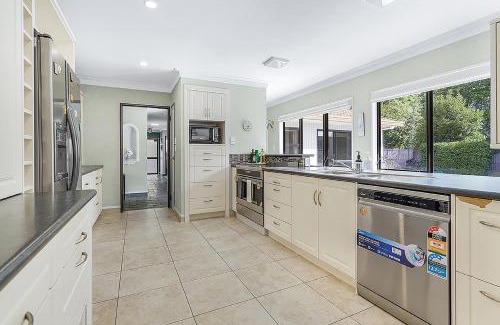 Hamilton Casa | Wow, spacious home with a pool