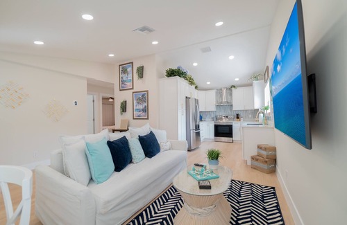 Parker Ridge Cabaña | WPB Coastal Cottage
