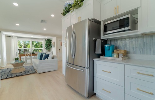 Parker Ridge Cabaña | WPB Coastal Cottage