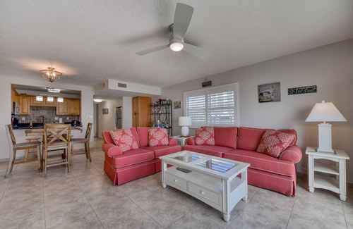 Indialantic Casa | Wrap-Around Balcony-Direct Ocean Front!