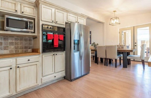 Hillcrest Casa | 1442 - The Canyon Treehouse · Wrap-around deck w/ Cyn views, 2bd 2bth, 5mins>DT
