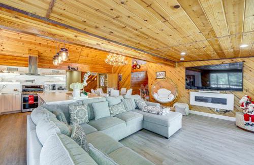 Wrightwood Casa | Wraparound Deck and Grill Wrightwood Cabin Near PCT