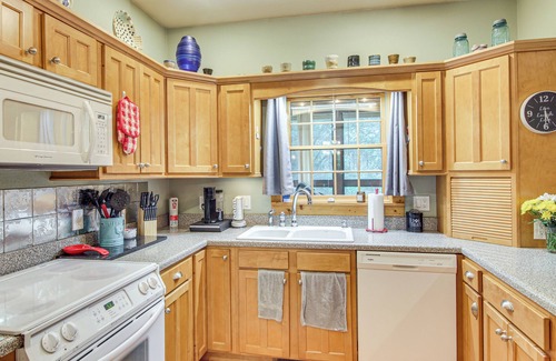 Bakersville Casa | Wraparound Porch w/ Views: Blue Ridge Mtn Gem!