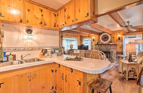 Wrightwood Cabina | Wrightwood Cabin w/ Cozy Interior!