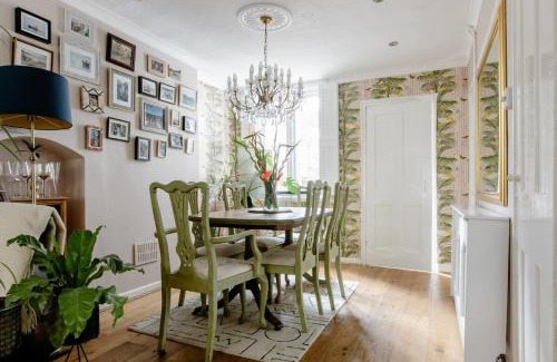 Ashford Casa | Writers Retreat in the heart of Ashford Town
