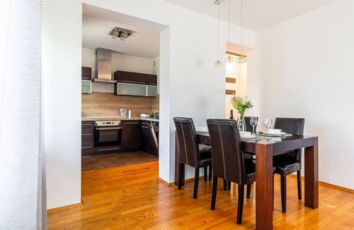 Krzyki Apartamento | Wrocław Apartment - Balcony, Park and Tram nearby - by Rentujemy