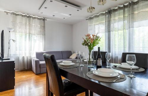 Krzyki Apartamento | Wrocław Apartment - Balcony, Park and Tram nearby - by Rentujemy
