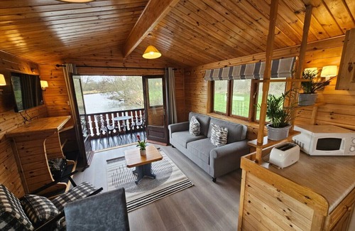Smallburgh Alquiler De Eote | Wroxham Broads Lodge Houseboat