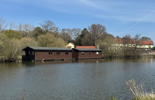Smallburgh Alquiler De Eote | Wroxham Broads Lodge Houseboat