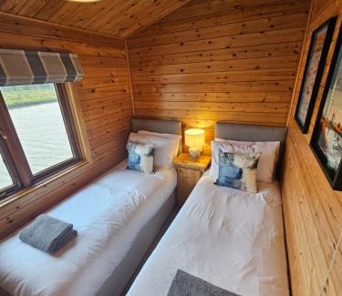 Magherafelt Alquiler De Eote | Wroxham Broads Lodge Houseboat