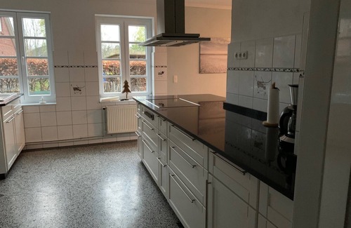 Epenwohrden Apartamento | Wunderschöne Ferienwohnung mit Kamin und Großem Garten an der Nordsee
