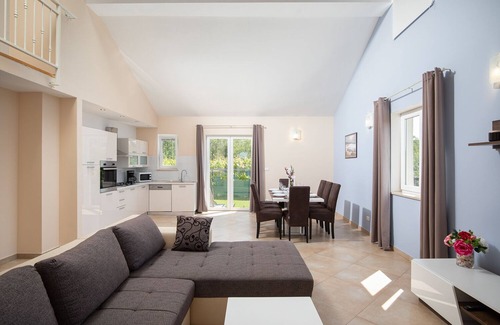 Bokordici Villa | Wunderschöne, Voll Ausgestattete Villa in Traumhafter Lage