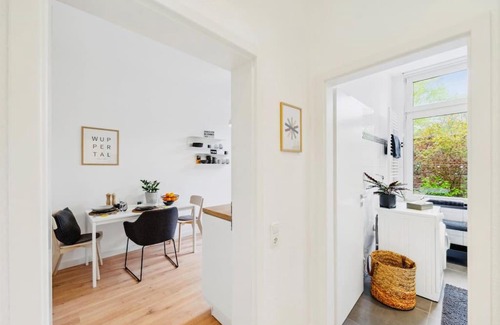 Wuppertal Apartamento | Wuppertaler Altbau-Traum Gutenberg - Nähe DUS & Dortmund & Köln & Essen