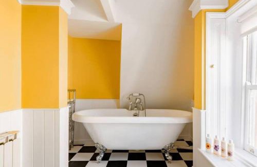 Upper Town Casa | Wyatt House - Central Bath