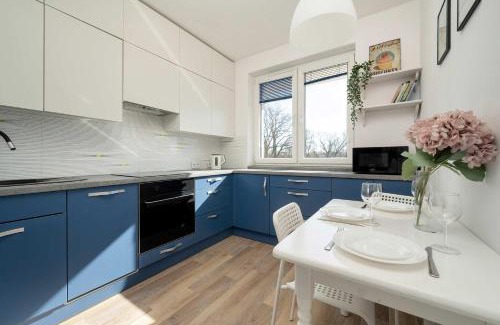 Fabryczna Apartamento | Wyjątkowy Apartament z Parkingiem by Noclegi Renters
