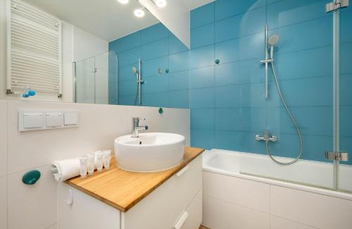 Fabryczna Apartamento | Wyjątkowy Apartament z Parkingiem by Noclegi Renters