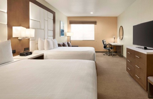 Anaheim Resort Hotel | Wyndham Anaheim