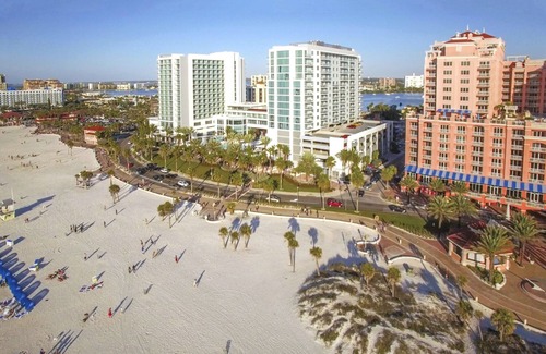 Clearwater Beach Complejo | Wyndham Clearwater Oceanfront Presidential Condo, onsite Spa, across from Beach