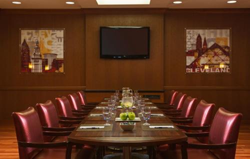 Cleveland Hotel | Wyndham Cleveland Airport