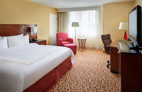 Cleveland Hotel | Wyndham Cleveland Airport