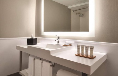 Champaign Hotel | Wyndham Garden Conference Center Champaign/Urbana