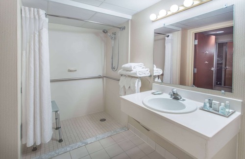 Champaign Hotel | Wyndham Garden Conference Center Champaign/Urbana