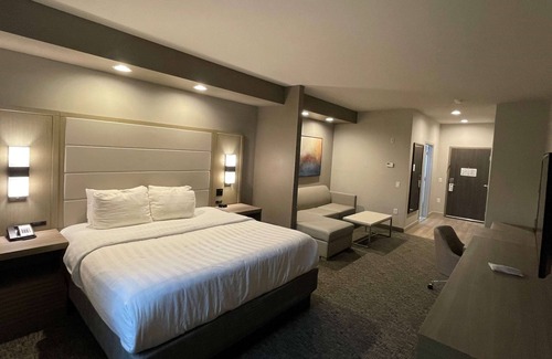 Barker Hotel | Wyndham Garden Katy Energy Corridor