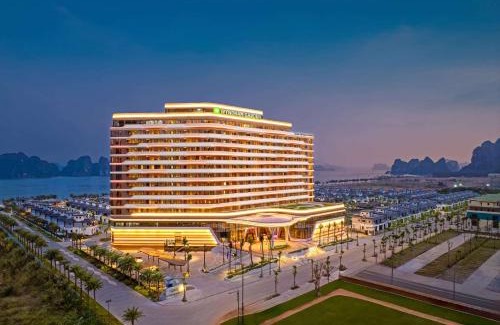 Van Don Hotel | Wyndham Garden Sonasea Van Don