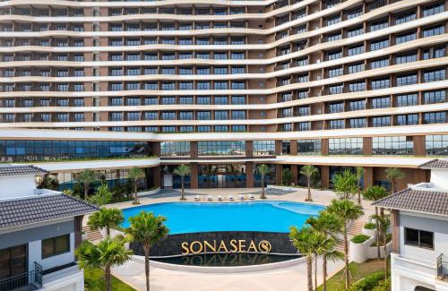 Van Don Hotel | Wyndham Garden Sonasea Van Don