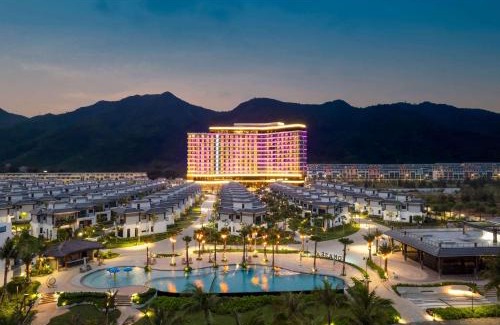 Van Don Hotel | Wyndham Garden Sonasea Van Don