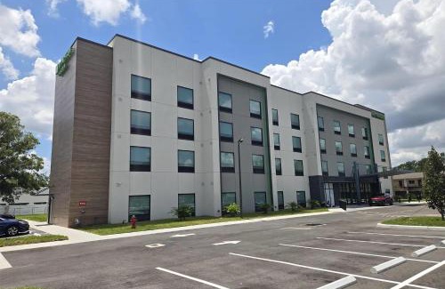 Tampa Hotel | Wyndham Garden Tampa Fairgrounds/Casino