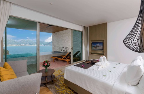 Kamala Hotel | Wyndham Grand Phuket Kalim Bay