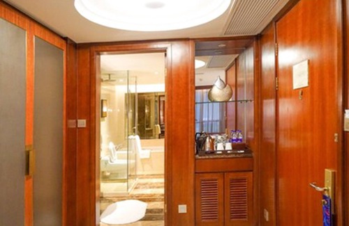 Haishu Hotel | Wyndham Grand Plaza Royale Ningbo
