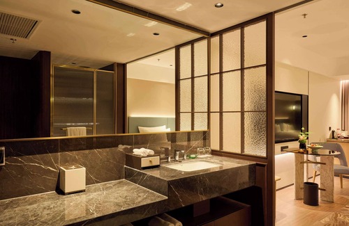 Haishu Hotel | Wyndham Grand Plaza Royale Ningbo