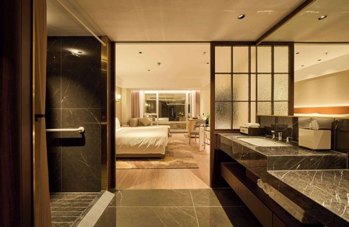 Haishu Hotel | Wyndham Grand Plaza Royale Ningbo