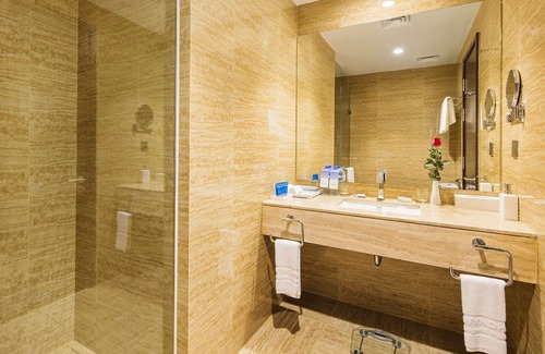 Bai Chay Hotel | Wyndham Legend Halong Hotel