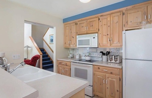 Fish Creek Condominio | Wyndham Little Sweden | 2BR/2BA King Balcony Suite