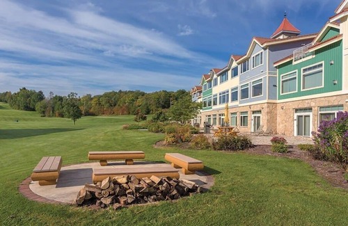 Fish Creek Condominio | Wyndham Little Sweden | 1BR/1BA King Balcony Suite