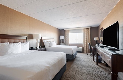 West Omaha Hotel | Wyndham Omaha / West Dodge