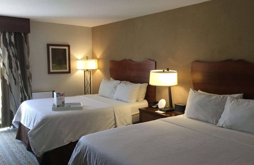Visalia Hotel | Wyndham Visalia