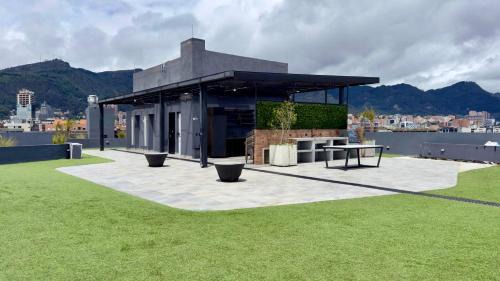 Barrios Unidos Apartamento | Wynwood House Stylish Loft in El Polo Modern & Central Stay