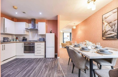 Broadheath Casa | Wythenshawe Greenbrow Retreat