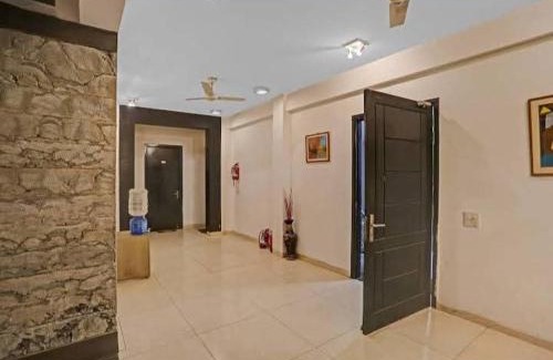 Sector 40 Hotel | X Green Tree Hotel