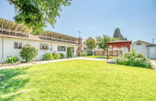 Fresno Apartamento | X-Large Spacious Deluxe House Fastest Wi-Fi