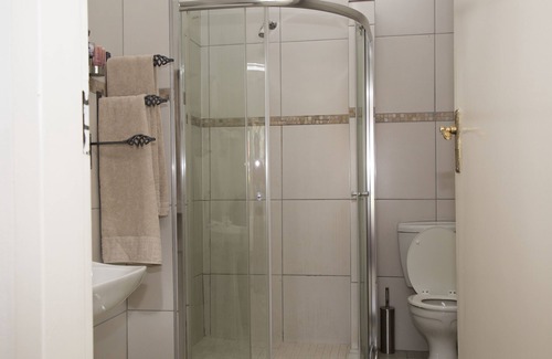 Garsfontein Casa | Xaviera Guest House