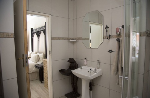 Garsfontein Casa | Xaviera Guest House