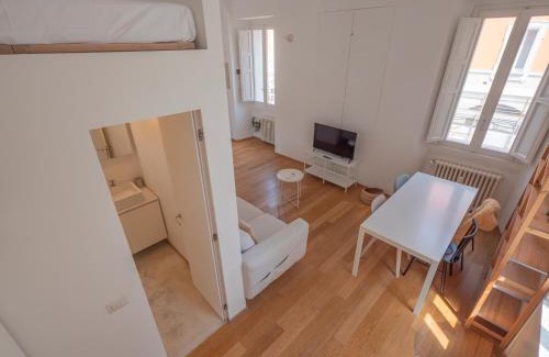 Porta Tenaglia Apartamento | Xenia Apartments - Attic studio apartment in Chinatown