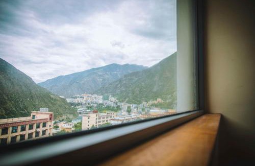 Xiaojin County Hotel | Xicen B&B