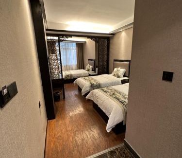 Fenghuang Hotel | Xizha River View Homestay