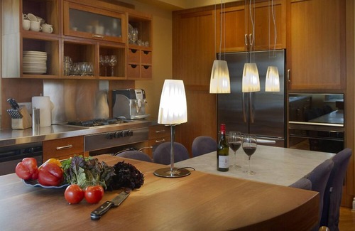 Blueberry Hill Cabina | Whistler Elegance - Designer's Luxury 4 Br Home - bañera de hidromasaje con vistas espectaculares